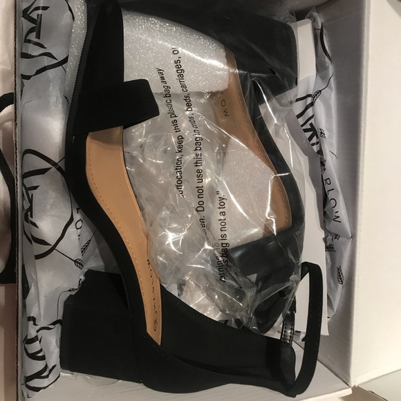 Black Harlow Heels - Picture 2 of 3